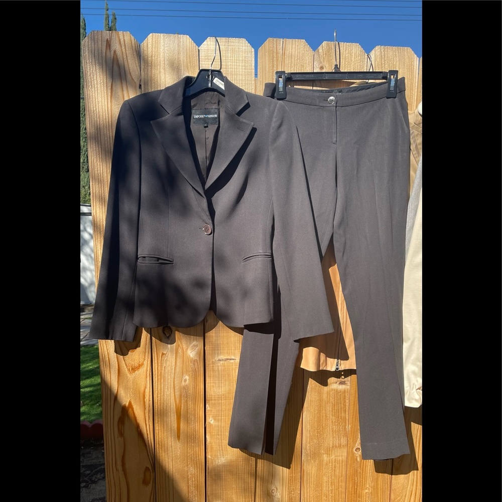 EMPORIO ARMANI Y2K CHOCO BROWN  SUIT SIZE 4- in excellent shape! VERY CLEAN 💫🌟